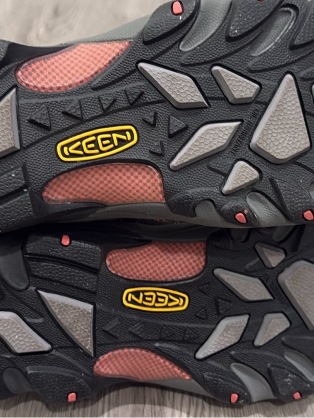 Keen Women's Lace-Up Hiking Boots - Black with Pink Accents STEEL TOE!! - Picture 8 of 9